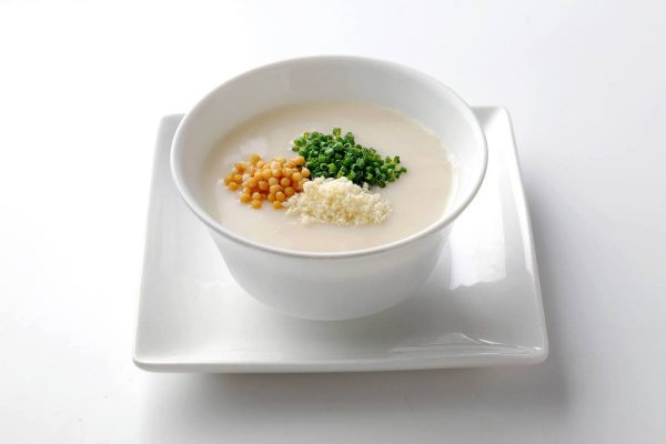 お通し ・東京モッツァレア茶碗蒸し（東京産のミルクで手作りしたモッツァレアチーズ）